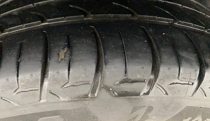 2020 Tata ALTROZ XZ PETROL, Petrol, Manual, 87,380 km, Right Rear Tyre Tread