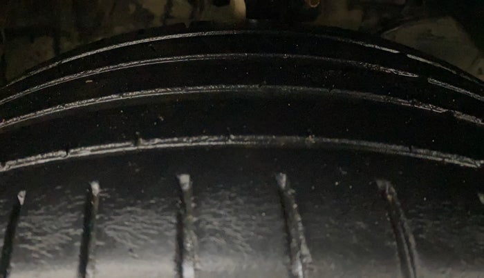 2019 Maruti Baleno ZETA PETROL 1.2, Petrol, Manual, 37,202 km, Right Front Tyre Tread