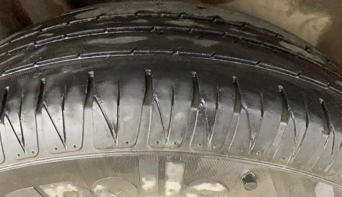 2014 Volkswagen Polo TRENDLINE 1.2L PETROL, Petrol, Manual, 80,022 km, Right Rear Tyre Tread