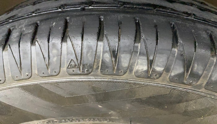 2014 Volkswagen Polo TRENDLINE 1.2L PETROL, Petrol, Manual, 80,022 km, Left Front Tyre Tread