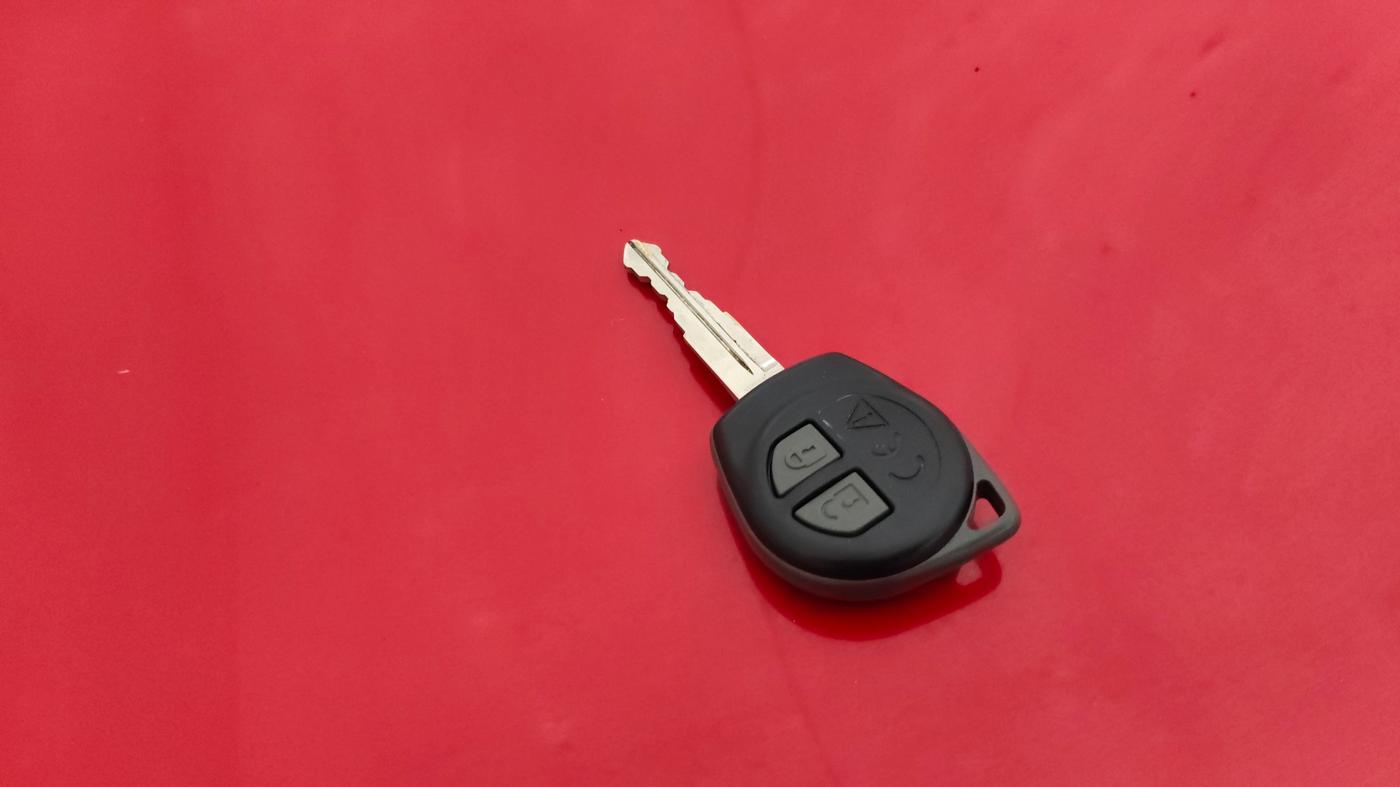 2023 Maruti Swift VXI AMT, Petrol, Automatic, 63,460 km, Key Close Up