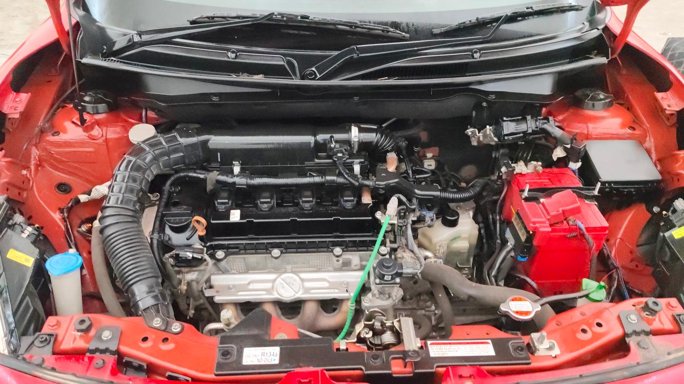 2023 Maruti Swift VXI AMT, Petrol, Automatic, 63,460 km, Engine View