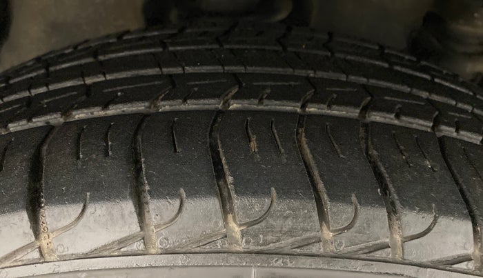 2021 Mahindra BOLERO NEO N 10, Diesel, Manual, 33,993 km, Right Front Tyre Tread