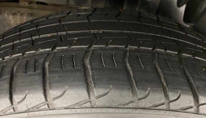 2021 Mahindra BOLERO NEO N 10, Diesel, Manual, 33,993 km, Left Rear Tyre Tread