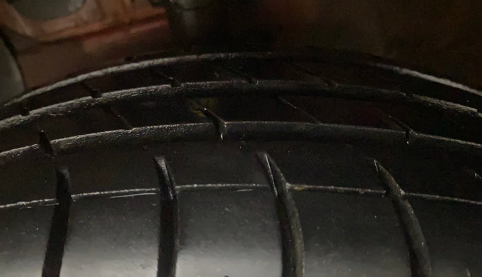 2017 Hyundai Grand i10 SPORTZ 1.2 KAPPA VTVT, Petrol, Manual, 13,664 km, Left Front Tyre Tread