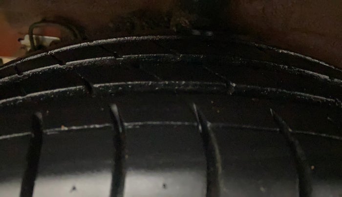 2017 Hyundai Grand i10 SPORTZ 1.2 KAPPA VTVT, Petrol, Manual, 13,664 km, Right Rear Tyre Tread