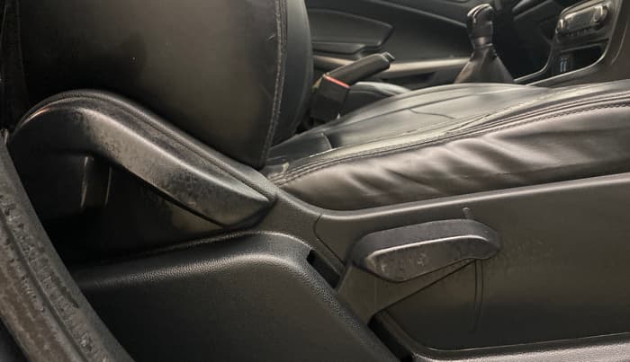 2017 Ford Ecosport TREND+ 1.5L DIESEL, Diesel, Manual, 88,453 km, Driver Side Adjustment Panel