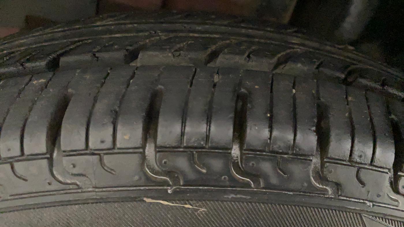 2016 Renault Kwid RXT 1.0, Petrol, Manual, 23,935 km, Left Front Tyre Tread