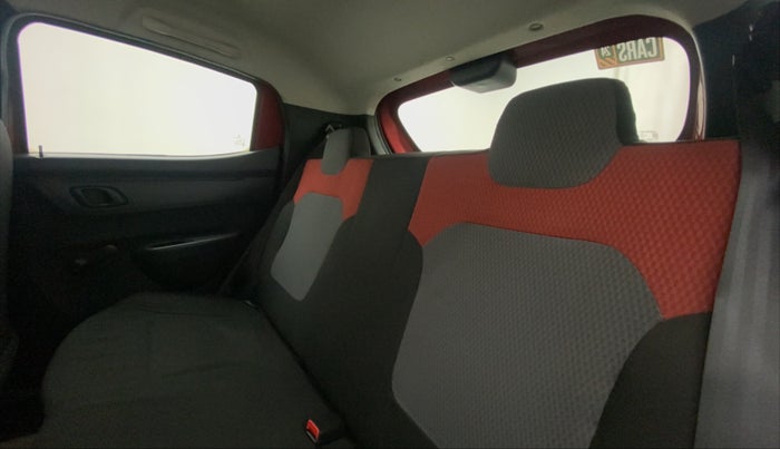 2016 Renault Kwid RXT 1.0, Petrol, Manual, 23,935 km, Right Side Rear Door Cabin