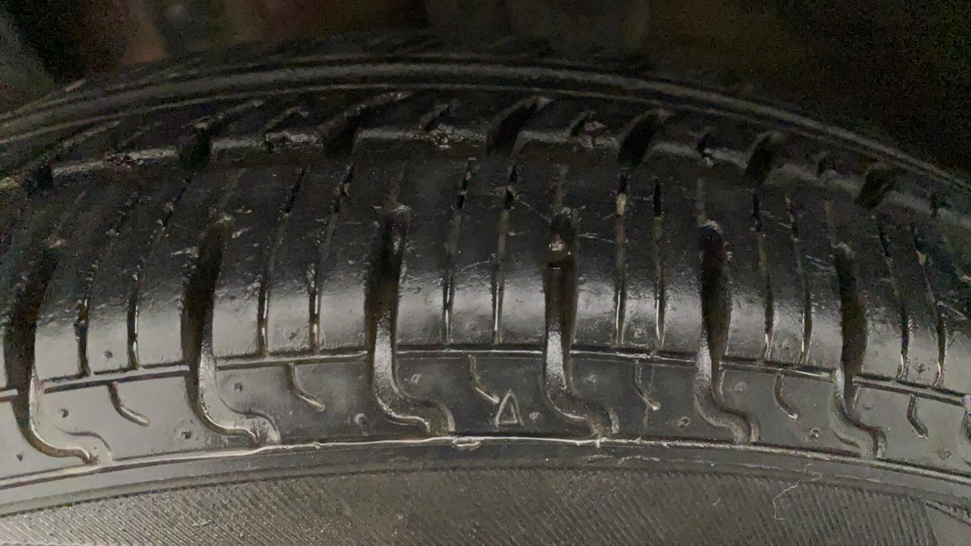 2016 Renault Kwid RXT 1.0, Petrol, Manual, 23,935 km, Left Rear Tyre Tread