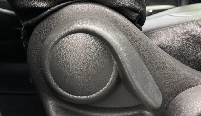 2017 Nissan Sunny XV DIESEL, Diesel, Manual, 81,545 km, Driver Side Adjustment Panel