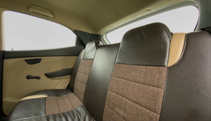 2016 Hyundai Eon MAGNA +, Petrol, Manual, 23,349 km, Right Side Rear Door Cabin