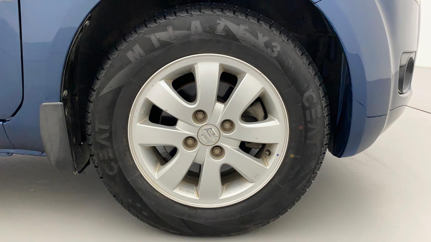 2011 Maruti Ritz ZXI, Petrol, Manual, 75,312 km, Right Front Wheel