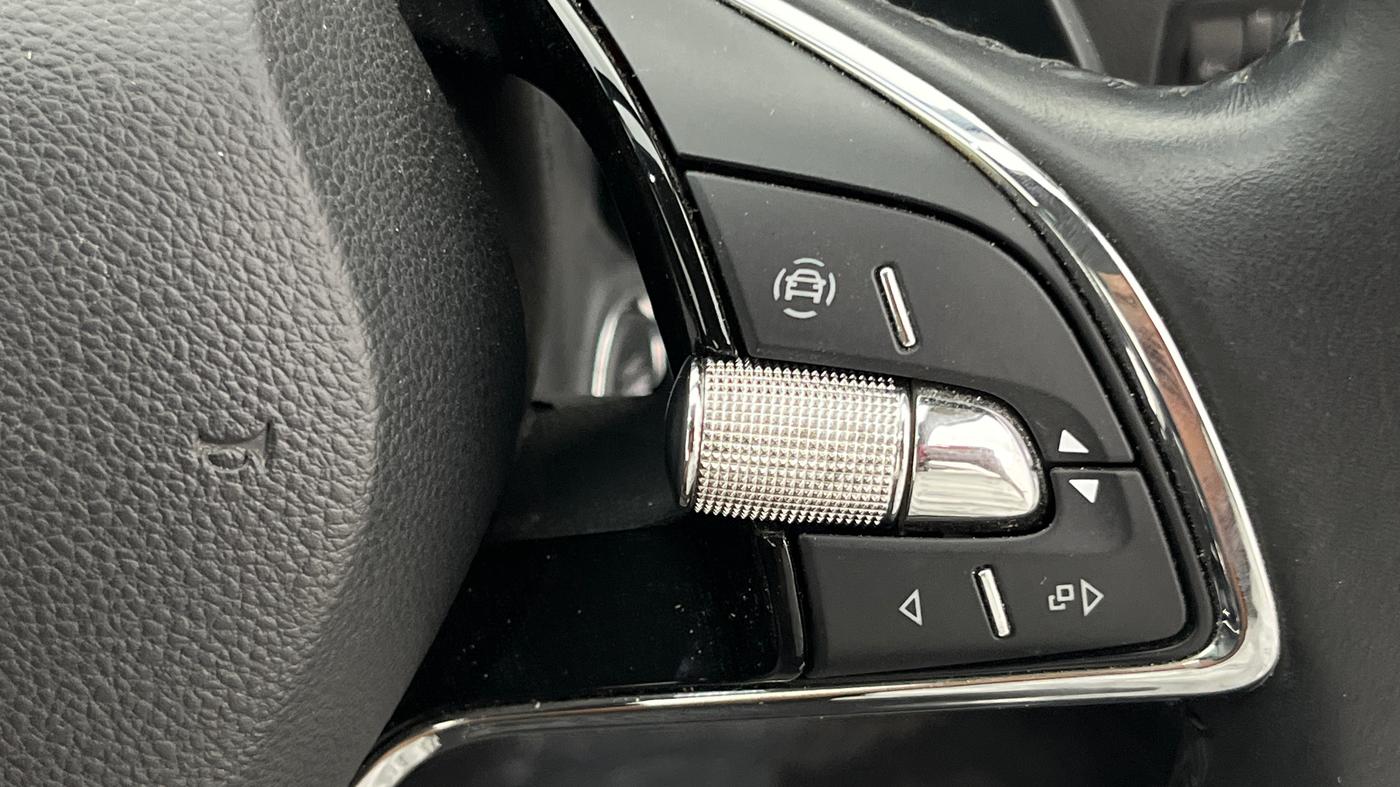 2021 Skoda KUSHAQ STYLE 1.0L TSI AT, Petrol, Automatic, 38,231 km, Adaptive Cruise Control