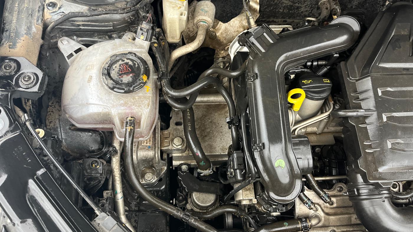 2021 Skoda KUSHAQ STYLE 1.0L TSI AT, Petrol, Automatic, 38,231 km, Engine View - Right