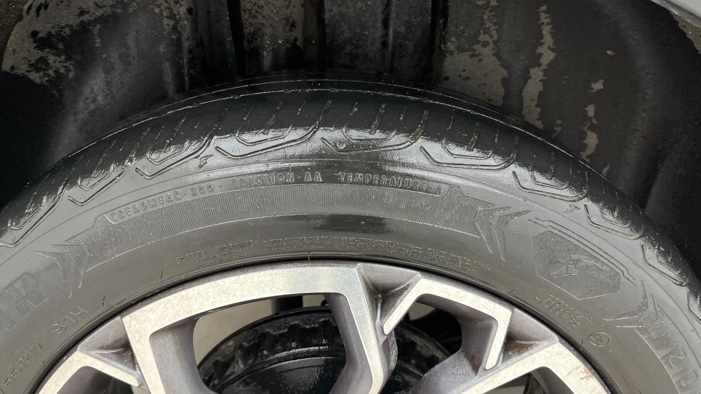 2021 Skoda KUSHAQ STYLE 1.0L TSI AT, Petrol, Automatic, 38,231 km, Right Rear Tyre Tread