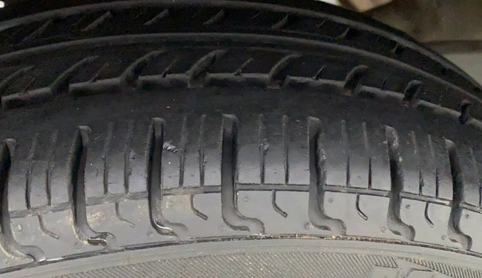 2012 Maruti Alto K10 VXI, CNG, Manual, 85,162 km, Right Rear Tyre Tread