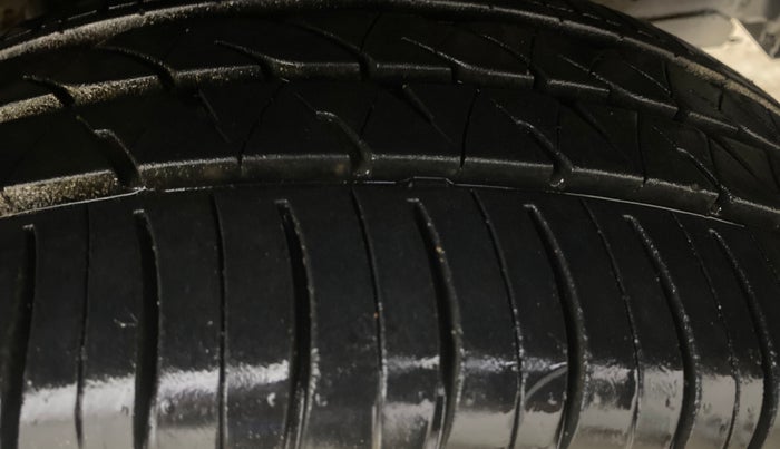 2013 Mahindra Quanto C4, Diesel, Manual, 48,755 km, Right Front Tyre Tread