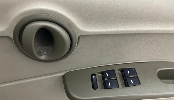 2013 Mahindra Quanto C4, Diesel, Manual, 48,755 km, Driver Side Door Panels Control