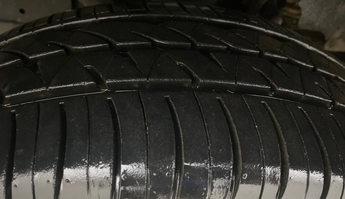 2013 Mahindra Quanto C4, Diesel, Manual, 48,755 km, Left Front Tyre Tread