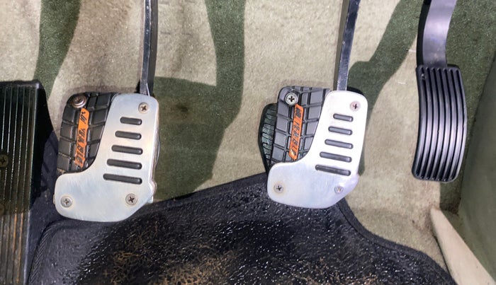 2013 Mahindra Quanto C4, Diesel, Manual, 48,755 km, Pedals