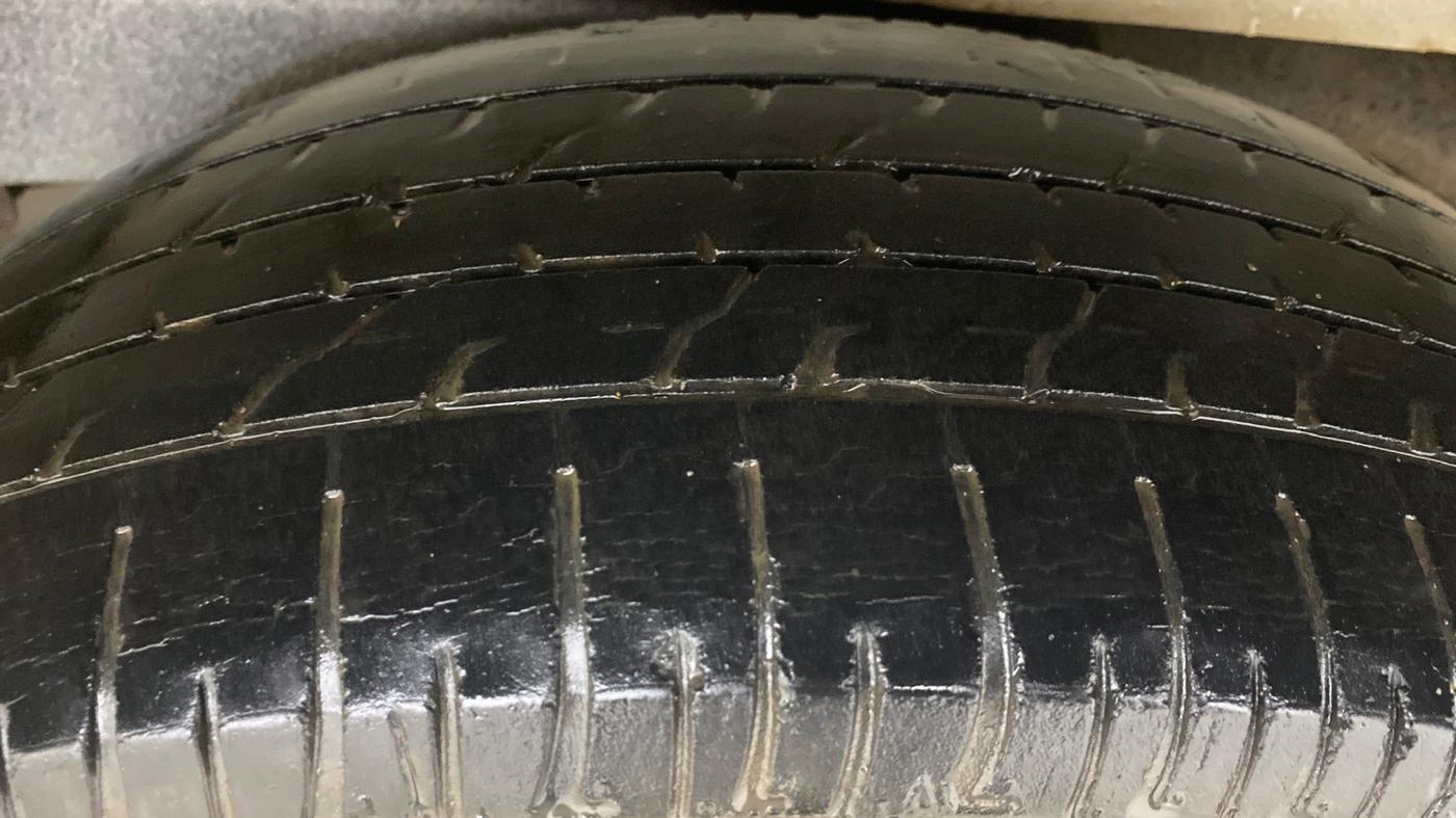 2013 Mahindra Quanto C4, Diesel, Manual, 48,755 km, Left Rear Tyre Tread