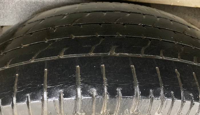 2013 Mahindra Quanto C4, Diesel, Manual, 48,755 km, Left Rear Tyre Tread