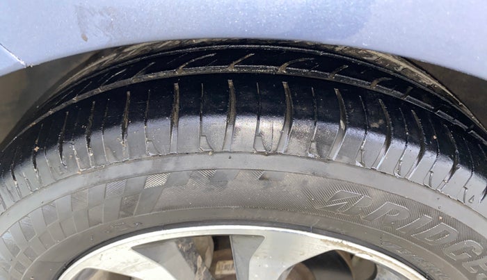 2014 Hyundai Xcent SX 1.2 (O), Petrol, Manual, 87,726 km, Left Front Tyre Tread