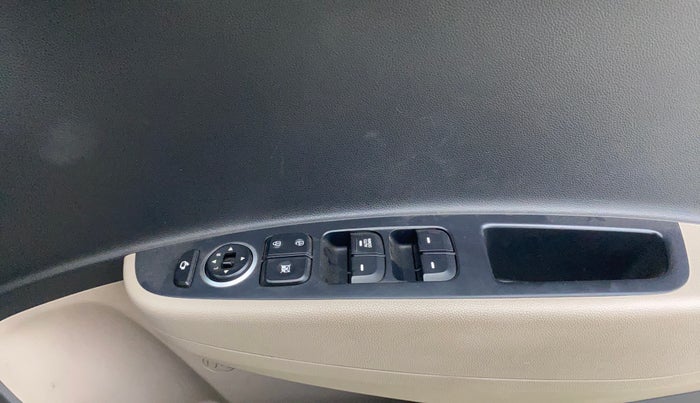 2014 Hyundai Xcent SX 1.2 (O), Petrol, Manual, 87,726 km, Driver Side Door Panels Control