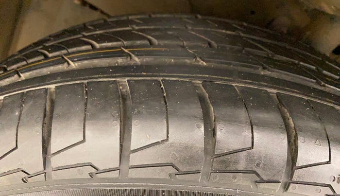 2017 Maruti Baleno ALPHA CVT PETROL 1.2, Petrol, Automatic, 59,999 km, Left Front Tyre Tread