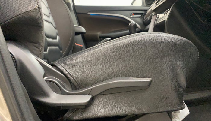 2023 Maruti BREZZA ZXI + SMART HYBRID, Petrol, Manual, 96,244 km, Driver Side Adjustment Panel