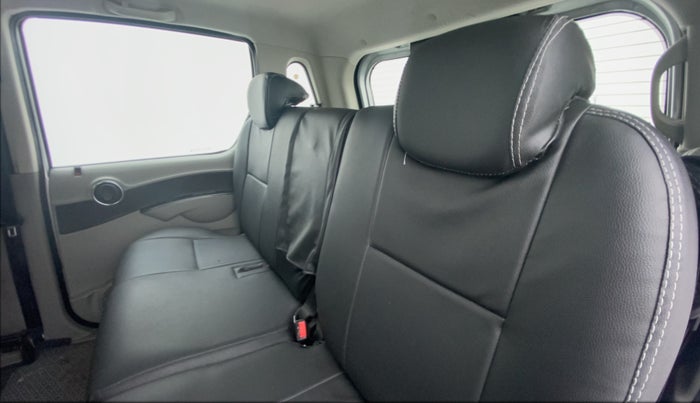 2016 Mahindra NUVOSPORT N8 AMT mHAWK, Diesel, Automatic, 62,582 km, Right Side Rear Door Cabin