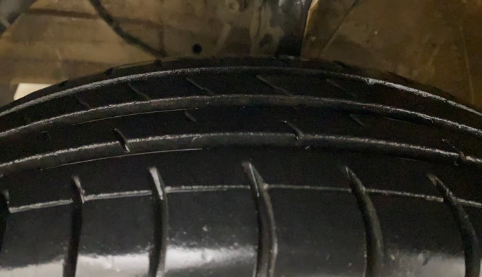 2020 Maruti Swift VXI, Petrol, Manual, 1,14,242 km, Left Front Tyre Tread