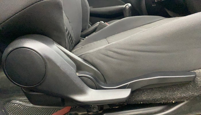 2020 Maruti Swift VXI, Petrol, Manual, 1,14,242 km, Driver Side Adjustment Panel