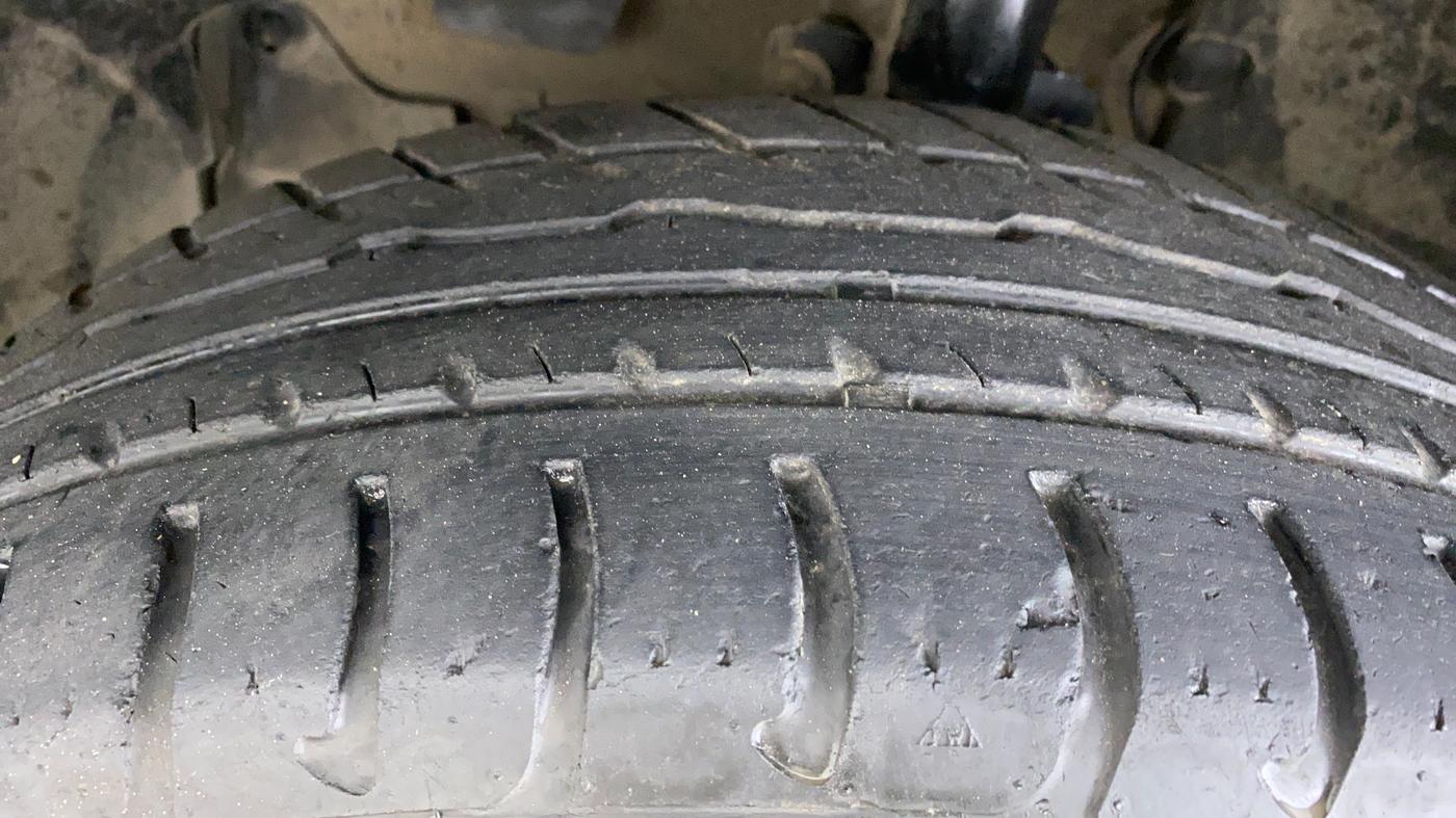 2017 Renault Duster RXS CVT 106 PS, CNG, Automatic, 95,188 km, Left Front Tyre Tread