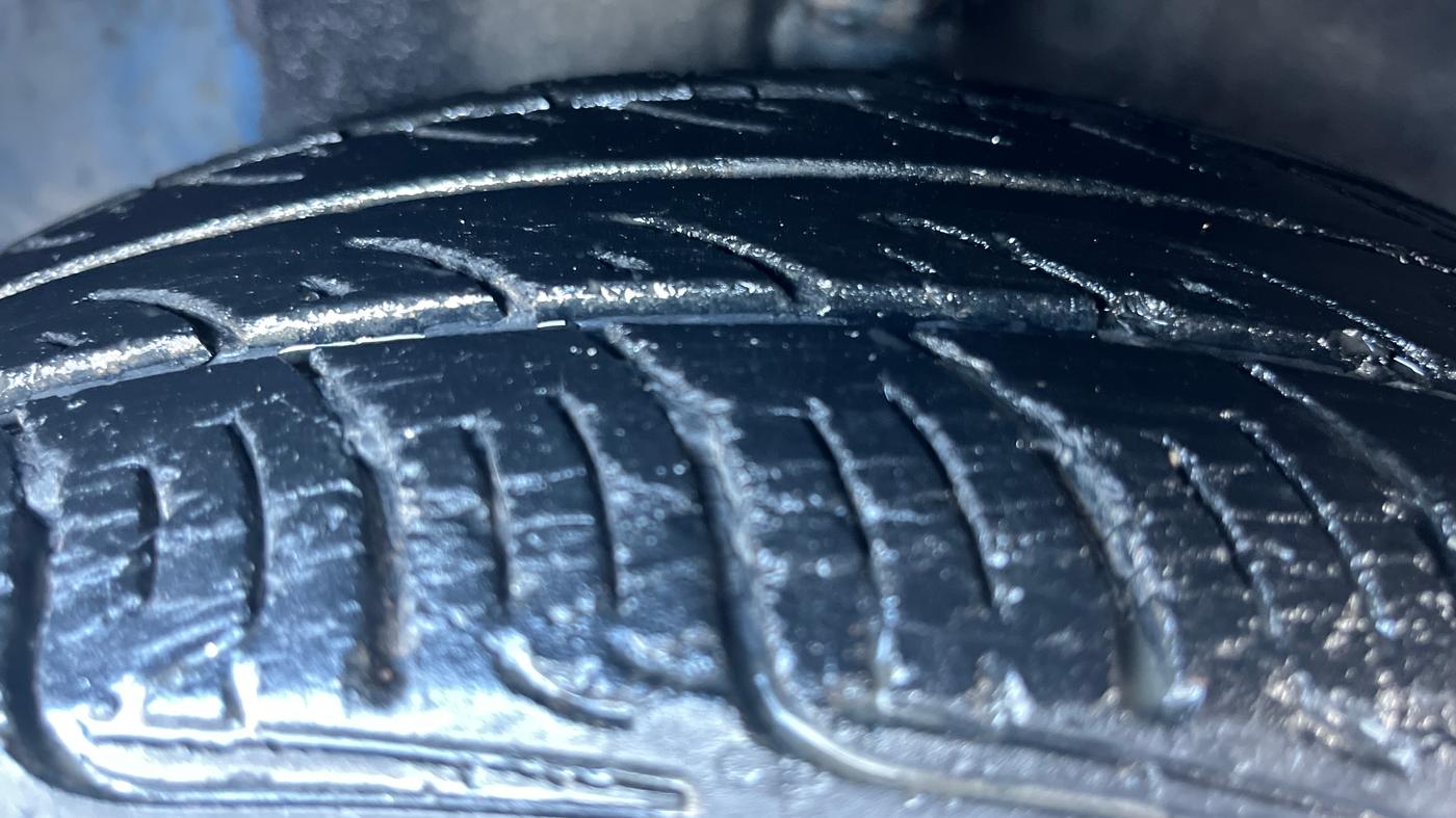 2015 Hyundai Eon D-LITE+, Petrol, Manual, 75,253 km, Left Front Tyre Tread