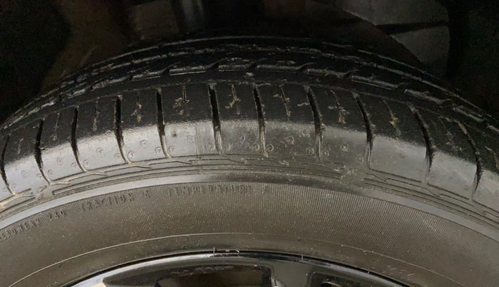 2020 MG HECTOR SMART 1.5 DCT PETROL, Petrol, Automatic, 37,842 km, Right Front Tyre Tread
