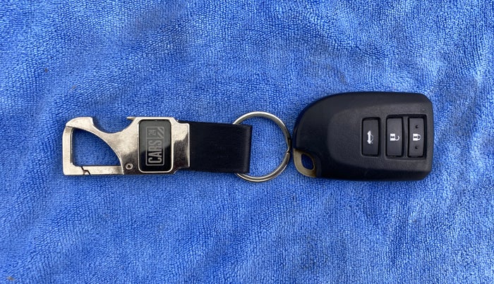2018 Toyota YARIS VX CVT, Petrol, Automatic, 25,811 km, Key Close Up