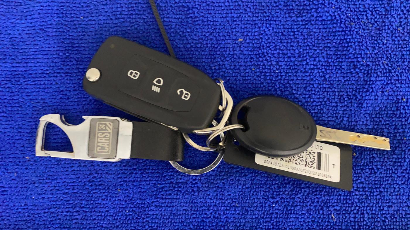 2021 Tata NEXON XZ PETROL, Petrol, Manual, 13,342 km, Key Close Up