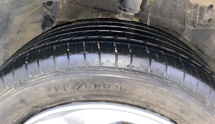 2022 Tata NEXON XMA SUNROOF PETROL, Petrol, Automatic, 42,710 km, Right Rear Tyre Tread