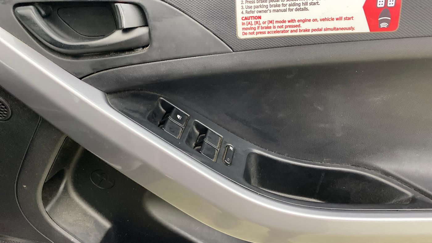 2022 Tata NEXON XMA SUNROOF PETROL, Petrol, Automatic, 42,710 km, Driver Side Door Panels Control