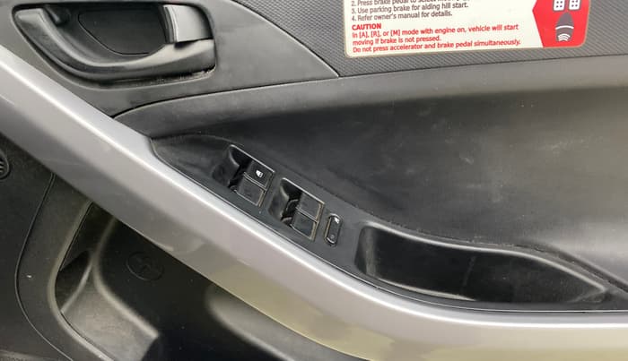 2022 Tata NEXON XMA SUNROOF PETROL, Petrol, Automatic, 42,710 km, Driver Side Door Panels Control