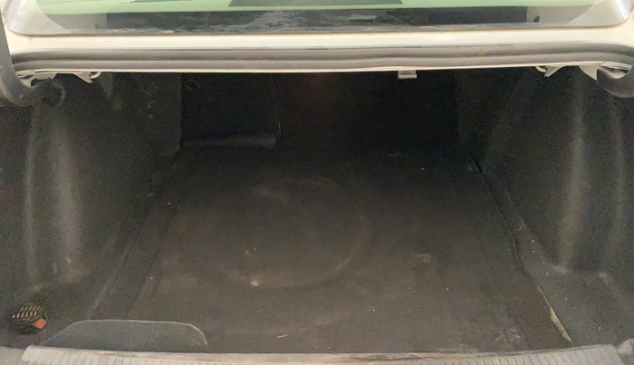 2014 Renault Fluence 1.5 E4, Diesel, Manual, 66,183 km, Boot Inside