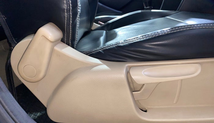 2017 Volkswagen Ameo HIGHLINE1.2L, Petrol, Manual, 24,218 km, Driver Side Adjustment Panel