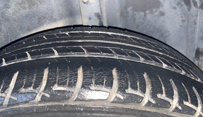 2017 Volkswagen Ameo HIGHLINE1.2L, Petrol, Manual, 24,218 km, Left Rear Tyre Tread