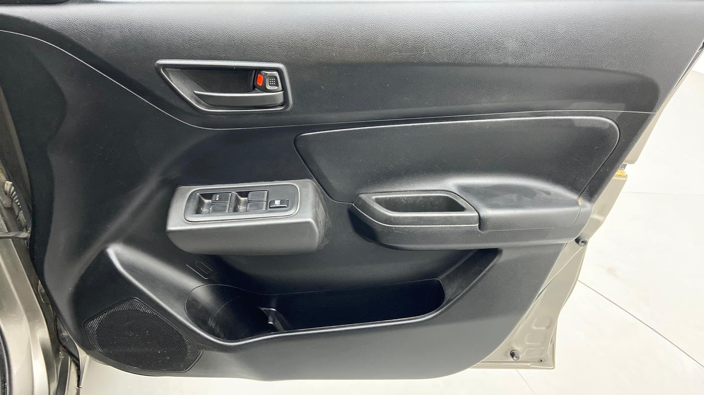 2020 Maruti Swift LXI D, Petrol, Manual, 16,757 km, Driver Side Door Panels Control
