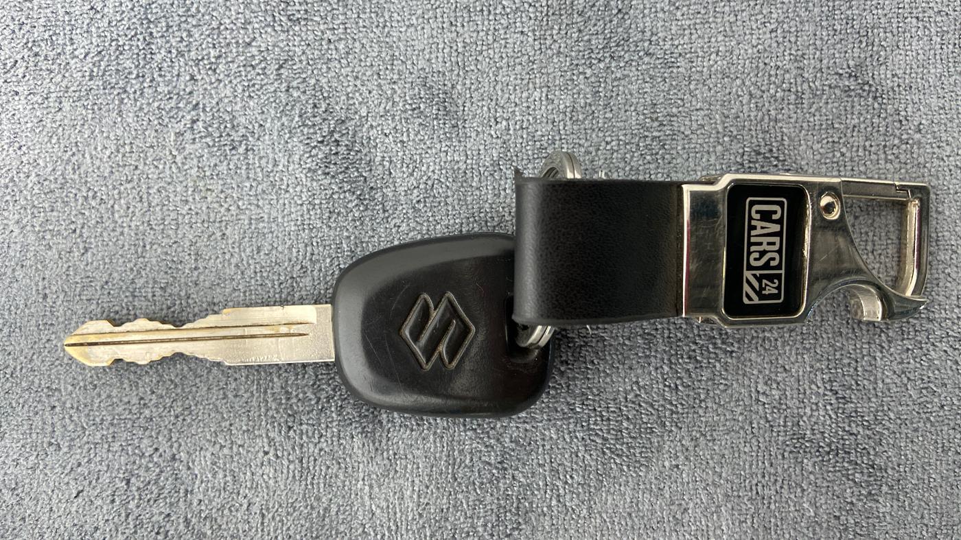 2020 Maruti Swift LXI D, Petrol, Manual, 16,757 km, Key Close Up