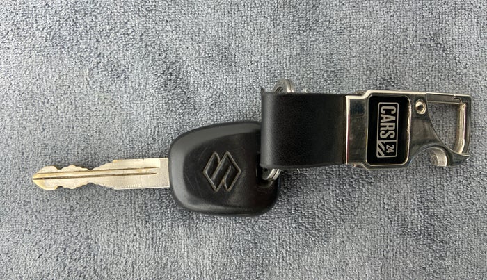 2020 Maruti Swift LXI D, Petrol, Manual, 16,757 km, Key Close Up