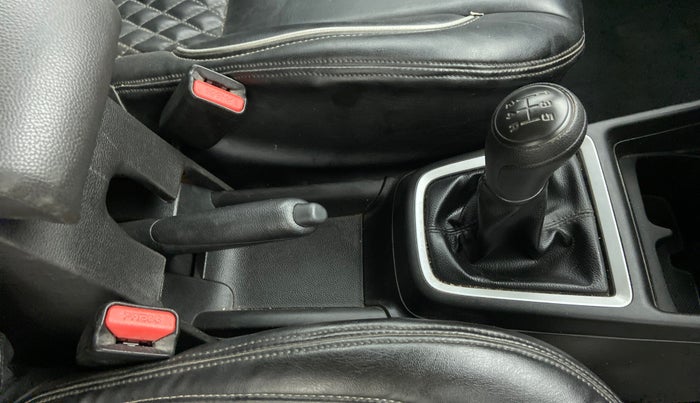 2020 Maruti Swift LXI D, Petrol, Manual, 16,757 km, Gear Lever