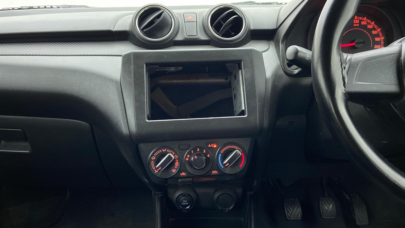 2020 Maruti Swift LXI D, Petrol, Manual, 16,757 km, Air Conditioner